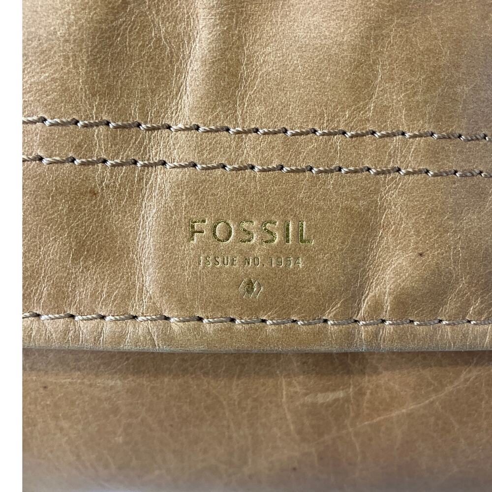 FOSSIL LARGE BROWN SMOOTH GENUINE LEATHER CROSSBODY BAG - Picture 2 of 16